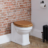 Retro Stand-WC erhöht mit Toilettensitz in Eiche & Scharniere in Schwarz - Richmond Hudson Reed