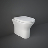 Stand-WC erhöht ohne Spülrand Sitz mit Absenkautomatik & überlappendem Deckel - H 425mm Glanz Weiß – RAK Resort x Hudson Reed