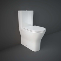 Stand-WC klein aufgesetzter Spülkasten ohne Spülrand & Sitz mit Absenkautomatik Glanz Weiß – RAK Resort x Hudson Reed