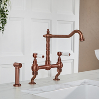 Traditionelle Küchen-Brückenarmatur – inkl. ausziehbarer Spülbrause und schwenkbarem Hahn (gerade) – satiniertes Kupfer – Elizabeth