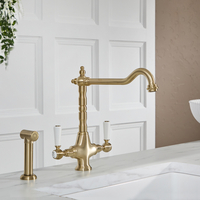 Traditionelle Küchenarmatur – inkl. ausziehbarer Spülbrause und schwenkbarem Hahn (gerade) - satiniertes Gold – Elizabeth