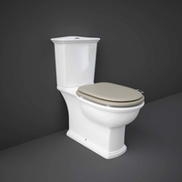 Traditionelles WC mit aufgesetztem Spülkasten – Soft-Close-Sitz Cappuccino – RAK Washington x Hudson Reed