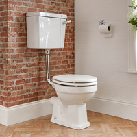 Traditionelles WC zur Bodenmontage - mit Spülkasten und Sitz in Holz-Optik,  Weiß - Richmond Hudson Reed