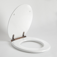 WC-Sitz in Weiß mit Scharnieren in Bronze-Finish - Richmond Hudson Reed