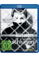 Sie küssten und sie schlugen ihn