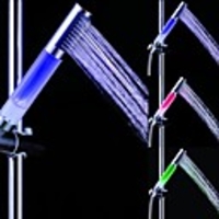 7 Farben Rod-Form Temperature Controlled LED-Licht-Top-Spray Duschkopf Badezimmer Dusch