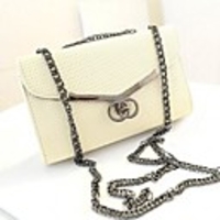 Caelyn Frauen Metall Kette Basic PU-Leder Beige Umhängetasche