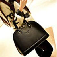 Caelyn Frauen Schwarz Small-Form-Shell Bag (16 33 26)