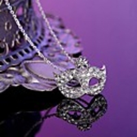 J G Diamonade Böhmen Mask Form-Halskette