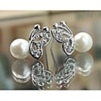 J G Mode Perle Décor Schmetterlings-Form-Ohrstecker