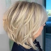 Kurze blonde Highlight-Perücken im Pixie-Schnitt für schwarze Frauen,  gebleichte blonde Bob-Perücke mit geschichtetem Seitenteil und Vorhang-Pony für Frauen,  synthetische hellblonde Bob-Perücke, 