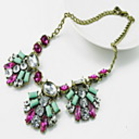 Kushang Blumen Alloy Runde Halskette (rot)