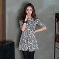 KYJ Frauen-Pan-Kragen Blumendruck 1/2 Länge Hülse Swing-Kleid (weitere Farben)