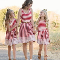 Mama und ich Rote Sommer Grundlegend Druck Gestreift Ärmellos Knielang Kleid Lightinthebox