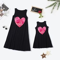 Mama und ich Valentinstag Kleider Baumwolle Karikatur Herz Buchstabe Täglich Bedruckt Schwarz Ärmellos Knielang Tank-Top Kleid Alltag Passende Outfits / Sommer / Lang / nette Art Lightinthebox