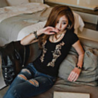 Mler Rundhals Blumendrucken-T-Shirt (schwarz)