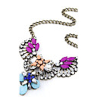 Mode Fan-Entwurf-Legierung und Strass Kristall Halskette (weitere Farben)