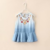 Mode für Mädchen Blumenkleider reizende Prinzessin Sommerkleider Demin