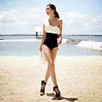 WD1303 Frauen reizvolle Schwarzweiß-Dreiecks One-piece