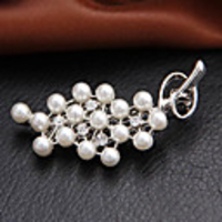Weiß Voll Perle Brosche