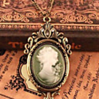 Weinlese Diamante Anhänger