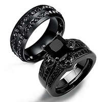 Wünschen Sie neue Liebe Herzform Schwarzgold zweiteiligen Paar Ring mit schwarzen Zirkon einfache Mode Persönlichkeit Ring Lightinthebox