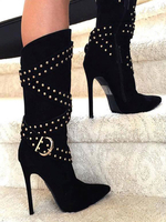 1 Stiefel Nubukleder mit Nieten und Stilettos in Schwarz