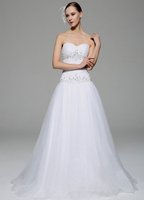 A-Linie-Brautkleid aus mit trägerlosem Design und Perlen-Applikation Mit Schleppe in Elfenbeinfarbe