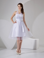 A-Linie-Brautkleid aus Satingewebe mit Halter und Perlen-Applikation wadenlang in Weiß