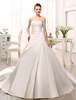 A-Linie-Brautkleid aus Satingewebe mit Herz-Ausschnitt und Perlen-Applikation und Kapelle-Schleppe in Elfenbeinfarbe Milanoo