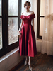 Abendkleid A-Linie Bateau-Ausschnitt Tee-Länge Kurzarm Schnürte Plissee Matte Satin Homecoming Kleid