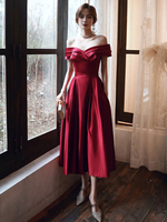 Abendkleid A-Linie Bateau-Ausschnitt Tee-Länge Kurzarm Schnürte Plissee Matte Satin Homecoming Kleid