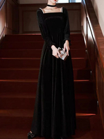 Abendkleid in A-Linie mit eckigem Ausschnitt; Velours; bodenlang; mit Perlen besetzt; formelle Abendkleider
