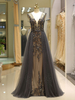 Abendkleider grau Luxus schwere Perlen Tüll Backless V-Ausschnitt formelle Abendkleid mit Zug