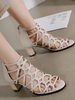 Aprikosen-Gladiator-Sandalen Square Toe PU-Damensandalen mit mittlerem Absatz