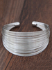 Armband für Frau mehrschichtige silberne Metallarmbänder