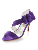 Attraktive Pumps mit Schleife und Stilettos in Lila
