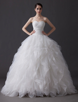 Ballgown Brautkleid aus Organza mit Herz-Ausschnitt
