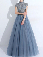 Ballkleid Blau Grau Ballkleid Stehkragen Tüll Kurze Ärmel Perlen Bodenlang Kleider für Hochzeitsgäste