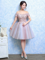 Ballkleider A-Linie- Ball kleider Hellrosa Hochzeit Tüll Cocktailkleider Kurzarm Formelle Kleider und Carmenausschnitt und Schnürung Mini-Kleid