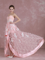 Ballkleider Hellrosa Ball kleider Satingewebe Hochzeit A-Linie- Homecoming Kleider mit Court-Schleppe Herz-Ausschnitt ärmellos Formelle Kleider 30cm