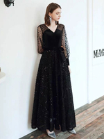 Ballkleider Schwarz Ball kleider aus mattem Satin Hochzeit A-Linie- Günstige Abendkleider bodenlang V-Ausschnitt Langarm Formelle Kleider