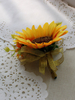 Blumen-Boutonniere-Abschlussball-gelbe Sonnenblume-synthetische Hochzeits-Blumen