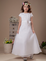 Blumenmädchen Kleid aus Satin in Weiß