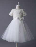 Blumenmädchen Kleider A-Linie- Abendkleider für Hochzeit knielang mit Rundkragen Hochzeit Tüll 1/2 Ärmel kleid blumenmädchen und Reißverschluss