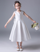 Blumenmädchen Kleider A-Linie- Elfenbeinfarbe Abendkleider für Hochzeit wadenlang V-Ausschnitt Satingewebe ärmellos kleid blumenmädchen