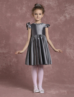 Blumenmädchen Kleider A-Linie- Grau Abendkleider für Hochzeit knielang mit Rundkragen Hochzeit Taft und Reißverschluss kleid blumenmädchen