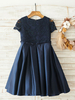 Blumenmädchen Kleider Dunkelmarineblau Abendkleider für Hochzeit Satingewebe Kurzarm Prinzessin Hochzeit mit Rundkragen kleid blumenmädchen knielang