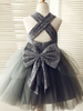 Blumenmädchen Kleider Prinzessin Grau Abendkleider für Hochzeit knielang Designender Ausschnitt Hochzeit Tüll ärmellos kleid blumenmädchen