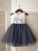 Blumenmädchen Kleider Prinzessin Grau Abendkleider für Hochzeit knielang mit Rundkragen Hochzeit Tüll ärmellos kleid blumenmädchen und Reißverschluss